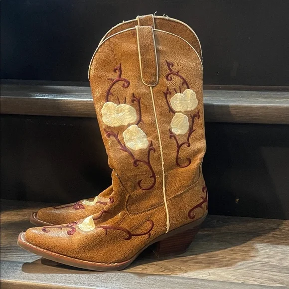 Nomad Tan Embroidered Heeled Boots - Picture 3 of 5